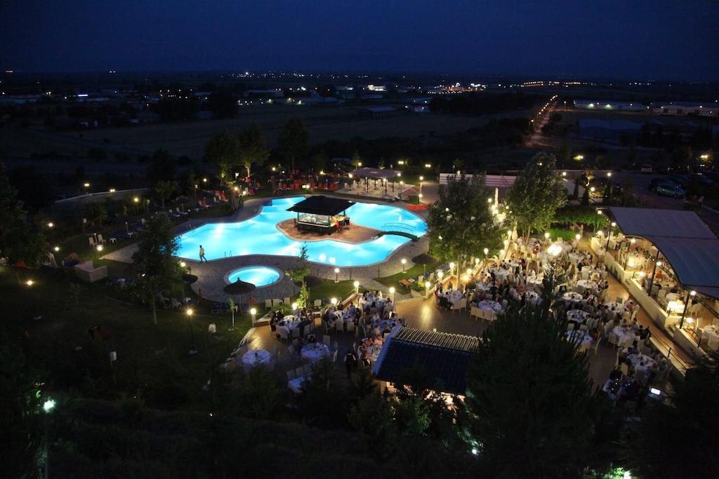 סרס Alexander Hotel מראה חיצוני תמונה