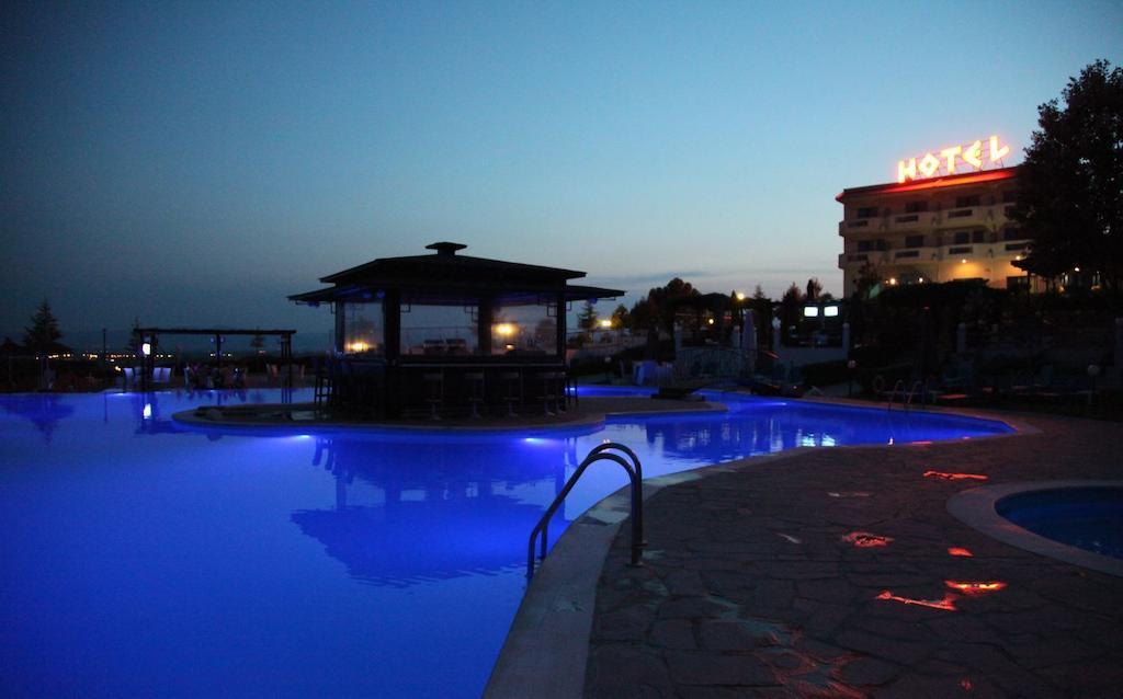 סרס Alexander Hotel מראה חיצוני תמונה